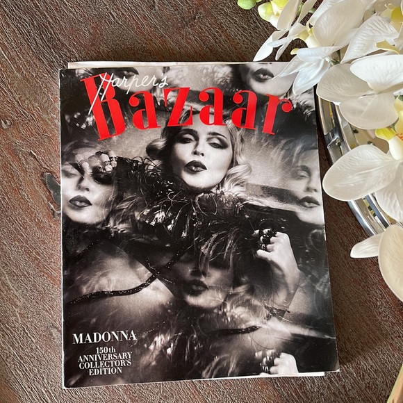 Magazines - Picture 5 of 8